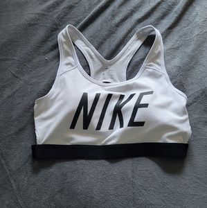 Nike sports bra size large